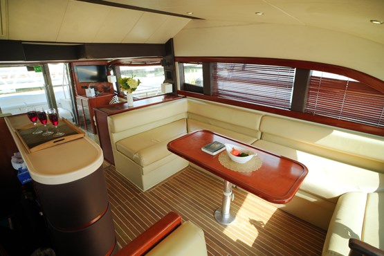 superfly yacht | AED800/hour